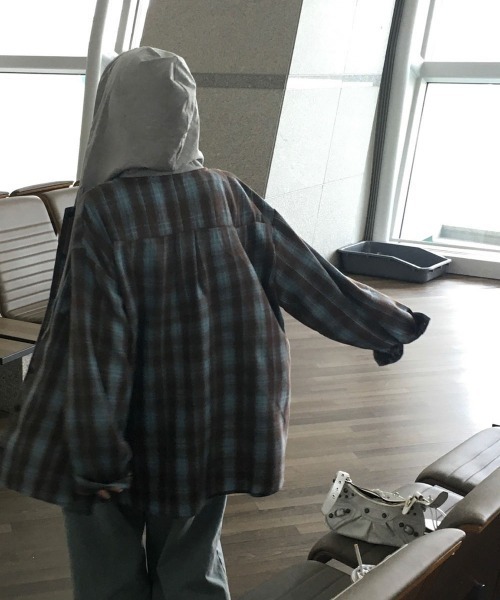 BEIDELLI（ベイデリー）の「[BELLIDE MADE] エアプランジュリーフードチェックシャツ（シャツ/ブラウス・レディース・ブラック/ブラウン/ネイビー・FREE）」の7枚目の写真