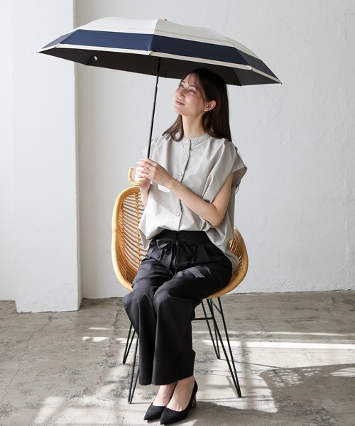 VitaFelice(ヴィータフェリーチェ)の「バンブーハンドル 2段折りショート傘 コンビカラー(晴雨兼用/親骨55cm)遮光率100%(折りたたみ傘・レディース・ローズ/ベージュ×ブラック/ラベンダー/ブルー系/ホワイト×ネイビー/モスグリーン・FREE)」の22枚目の写真