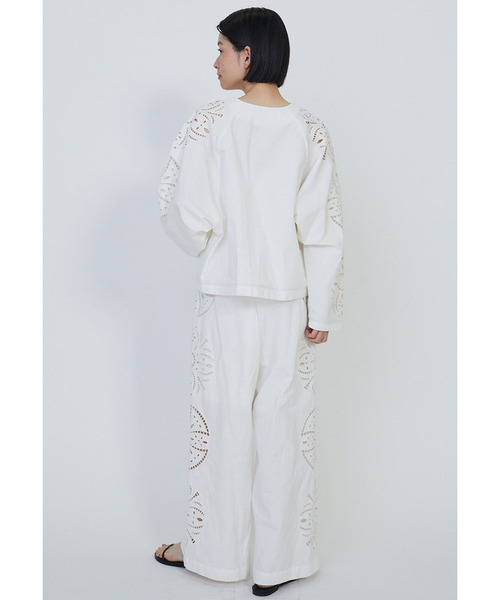 1er Arrondissement（プルミエアロンディスモン）の「エンブロイダリーブラウス（シャツ/ブラウス・レディース・ホワイト系その他3/ブラック系その他3・36/38）」の20枚目の写真