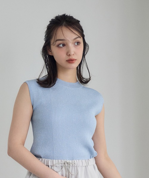 12Twelve Agenda(トゥエルブ アジェンダ)の「プチハイネックノースリーブラメリブニットプルオーバー(ニット/セーター・レディース・オフホワイト/グレー/ブラック/チャコールグレー/サックスブルー・M)」の5枚目の写真