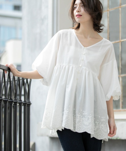 OPAQUE.CLIP（オペークドットクリップ）の「バルーン袖スカラップ刺繍レースチュニック（シャツ/ブラウス・レディース・ブラック/ブラウン系その他/レッド系1/ホワイト/ピンク系/ブルー系その他・00）」の7枚目の写真