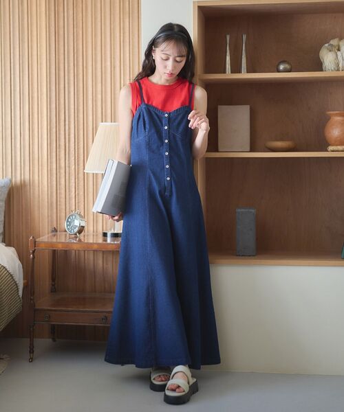 earth music&ecology（アースミュージックアンドエコロジー）の「フロントボタンデニムキャミドレ（ワンピース・レディース・ライトインディゴブルー/インディゴブルー・FREE）」の9枚目の写真