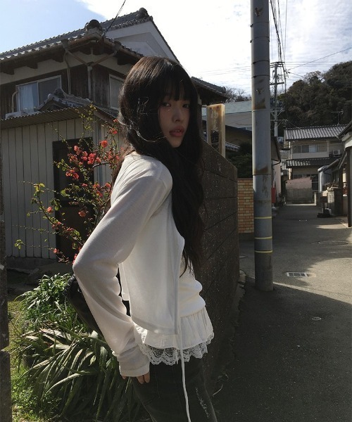 anyonemore（エニワンモア）の「裾レースフリルキャミソール+リボンボレロ風カーディガンセット（カーディガン/ボレロ・レディース・アイボリー/ブラック・FREE）」の11枚目の写真