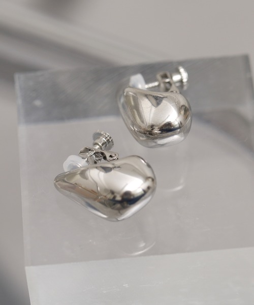 TONE SELECT GOODS（トーンセレクトグッズ）の「【Peony/ピオニー】/【アレルギー対応】サージカルステンレス　ドロップイヤリング（イヤリング・レディース・ゴールド/シルバー・FREE）」の3枚目の写真