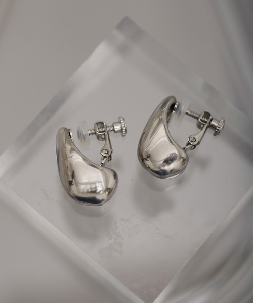 TONE SELECT GOODS（トーンセレクトグッズ）の「【Peony/ピオニー】/【アレルギー対応】サージカルステンレス　ドロップイヤリング（イヤリング・レディース・ゴールド/シルバー・FREE）」の4枚目の写真