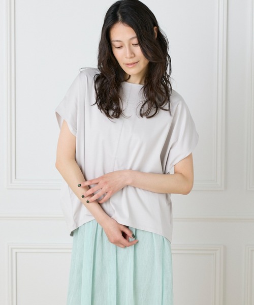 I.T.'S international(イッツインターナショナル)の「【接触冷感】ボックスシルエットプルオーバー(Tシャツ/カットソー・レディース・ベージュ/チャコールグレー/グレー/オフホワイト/イエロー・フリー)」の14枚目の写真