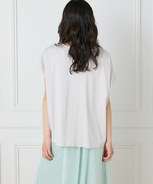 I.T.'S international(イッツインターナショナル)の「【接触冷感】ボックスシルエットプルオーバー(Tシャツ/カットソー・レディース・ベージュ/チャコールグレー/グレー/オフホワイト/イエロー・フリー)」の16枚目の写真