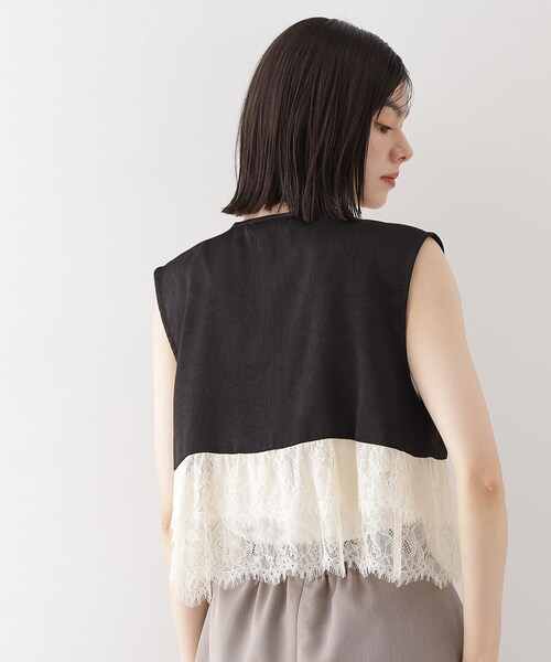 THE SHOP TK （ザ ショップ ティーケー ）の「レースフリルサテンベスト【洗える】（ベスト・レディース・ブラック系4/ブラウン系5・99）」の4枚目の写真