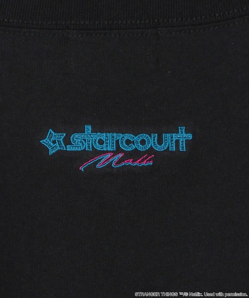 niko and...(ニコアンド)の「【STRANGER THINGS】コラボ プリントTシャツ Season 2(Tシャツ/カットソー・メンズ・レッド/グリーン/ブラック/オフホワイト・LARGE/MEDIUM)」の17枚目の写真