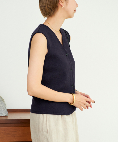 新品　Plage Sleeveless Nuance Knit ベージュ Tシャツの様な着心地で《きれいめ感》をキープ！「Sleeveless