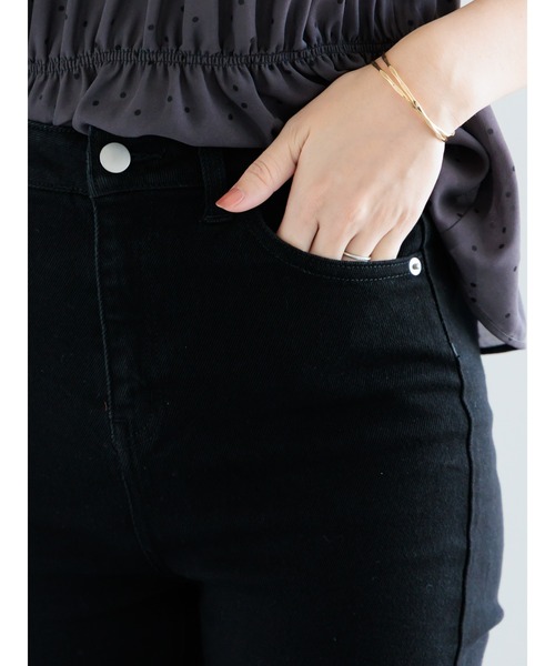 Te chichi（テチチ）の「美脚フレアデニムパンツ（デニムパンツ・レディース・ネイビー/ブラック・マルチサイズ）」の12枚目の写真