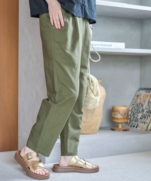 studio CLIP（スタディオクリップ）の「【撥水加工・接触冷感・速乾・UVカット】らくらくテーパードパンツ[プチ・プラス・トールサイズあり]（その他パンツ・レディース・ライトグレー/モカ/その他1/ネイビー/ブラック/カーキ・PF/MEDIUM/LARGE/SMALL/X-LARGE/XX-LARGE/TF/XXX-LARGE）」の5枚目の写真