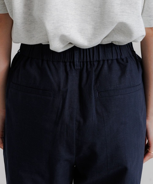 studio CLIP（スタディオクリップ）の「【撥水加工・接触冷感・速乾・UVカット】らくらくテーパードパンツ[プチ・プラス・トールサイズあり]（その他パンツ・レディース・ライトグレー/モカ/その他1/ネイビー/ブラック/カーキ・PF/MEDIUM/LARGE/SMALL/X-LARGE/XX-LARGE/TF/XXX-LARGE）」の13枚目の写真