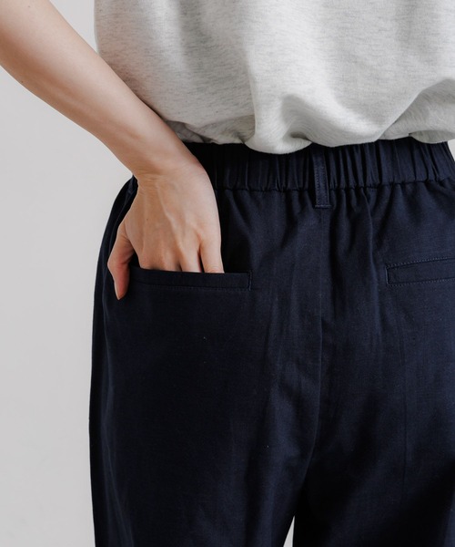 studio CLIP（スタディオクリップ）の「【撥水加工・接触冷感・速乾・UVカット】らくらくテーパードパンツ[プチ・プラス・トールサイズあり]（その他パンツ・レディース・ライトグレー/モカ/その他1/ネイビー/ブラック/カーキ・PF/MEDIUM/LARGE/SMALL/X-LARGE/XX-LARGE/TF/XXX-LARGE）」の14枚目の写真