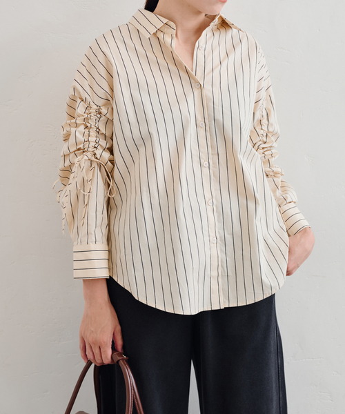 U by SPICK&SPAN(ユーバイスピックアンドスパン)の「ギャザースリーブシャツ(シャツ/ブラウス・レディース・ブルー/アイボリー・FREE)」の3枚目の写真