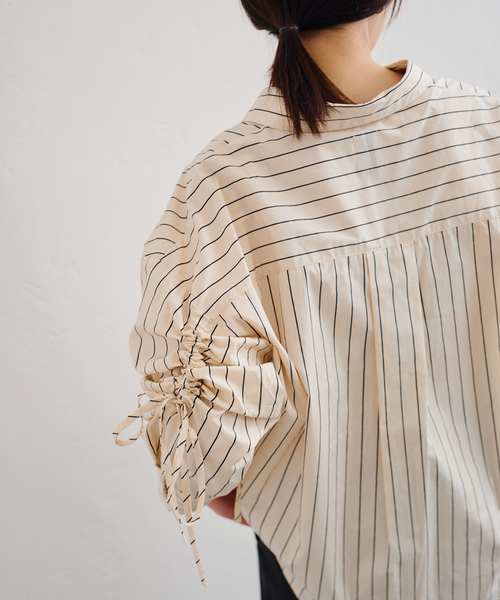U by SPICK&SPAN(ユーバイスピックアンドスパン)の「ギャザースリーブシャツ(シャツ/ブラウス・レディース・ブルー/アイボリー・FREE)」の7枚目の写真