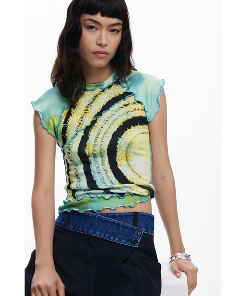 Desigual(デシグアル)の「アクアティック フィッシュプリント 丸首半袖Tシャツ Y2K(Tシャツ/カットソー・レディース・グリーン・XL/L/M/S/XS)」の2枚目の写真