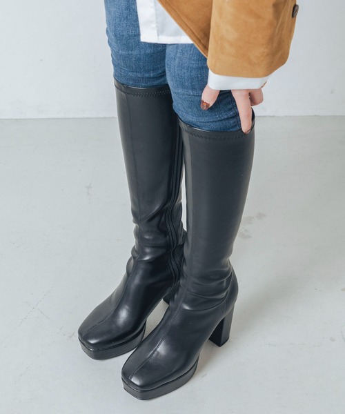 EVOL(イーボル)の「【晴雨兼用(一部カラー除く)・美脚効果あり】ストーム9.5cmストレッチブーツ IZ5817(レインシューズ・レディース・ブラック/アイボリー/ブラック系その他・S/M/L)」の5枚目の写真