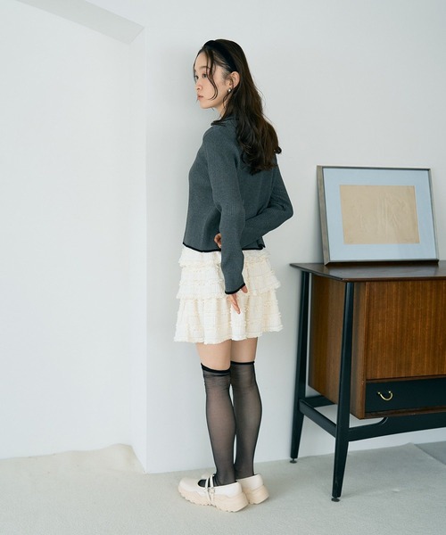 earth music&ecology（アースミュージックアンドエコロジー）の「【WEB限定/ショート丈/ゆったり】バイカラートリムニットカーディガン（ニット/セーター・レディース・チャコールグレー/アイボリー/ブラック・FREE）」の13枚目の写真