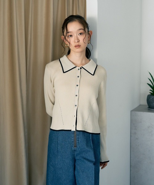 earth music&ecology（アースミュージックアンドエコロジー）の「【WEB限定/ショート丈/ゆったり】バイカラートリムニットカーディガン（ニット/セーター・レディース・チャコールグレー/アイボリー/ブラック・FREE）」の4枚目の写真