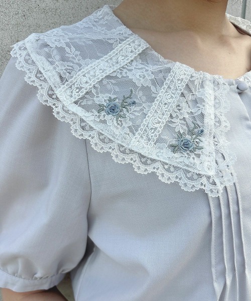 F i.n.t（フィント）の「ローズ刺繍チュールレース衿ブラウス（シャツ/ブラウス・レディース・オフホワイト/ブルーグレー・FREE）」の4枚目の写真