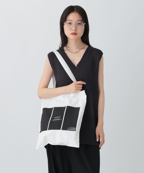 LEPSIM(レプシィム)の「モノクロアソートトート 577776(トートバッグ・レディース・ホワイト/ホワイト系その他/ホワイト系その他2・ONE SIZE)」の1枚目の写真