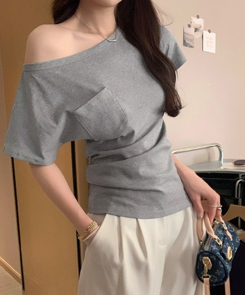 Per sist ence(パーシエンス)の「オフショル半袖Tシャツ(Tシャツ/カットソー・レディース・グレー/ネイビー/ブラック/ホワイト・LARGE/MEDIUM)」の3枚目の写真