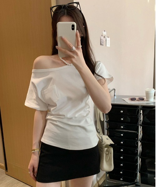 Per sist ence(パーシエンス)の「オフショル半袖Tシャツ(Tシャツ/カットソー・レディース・グレー/ネイビー/ブラック/ホワイト・LARGE/MEDIUM)」の10枚目の写真