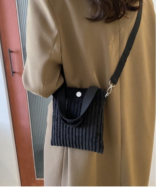 BACKYARD FAMILY（バックヤードファミリー）の「ミニショルダーバッグ コーデュロイ mminibag25e（ショルダーバッグ・レディース・アイボリー/ライトグリーン/ブラック/ブルー/キャメル・FREE）」の2枚目の写真