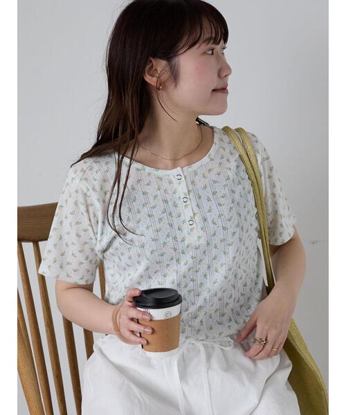 ehka sopo（エヘカソポ）の「小花柄ヘンリーネックカットソー（Tシャツ/カットソー・レディース・パープル/イエロー/ブルー/ピンク・F）」の6枚目の写真