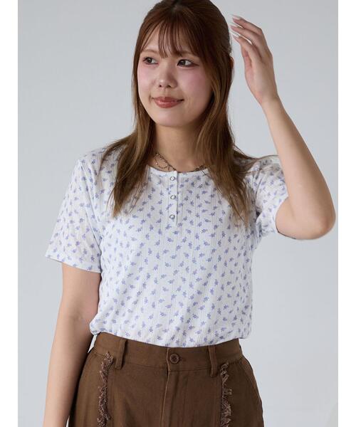 ehka sopo（エヘカソポ）の「小花柄ヘンリーネックカットソー（Tシャツ/カットソー・レディース・パープル/イエロー/ブルー/ピンク・F）」の12枚目の写真