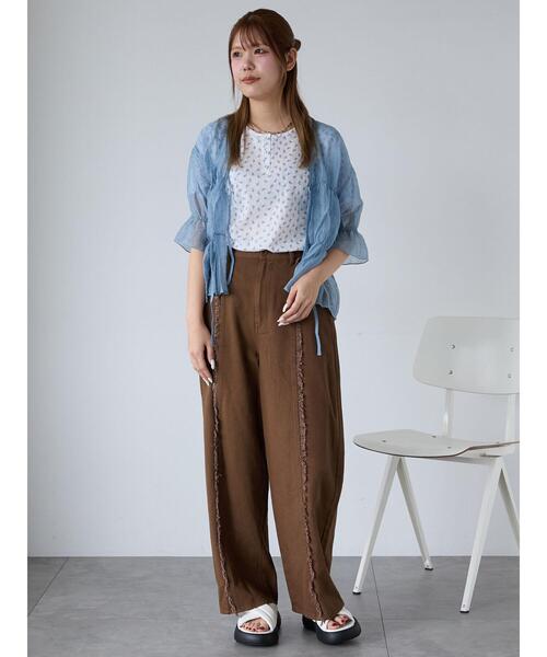 ehka sopo（エヘカソポ）の「小花柄ヘンリーネックカットソー（Tシャツ/カットソー・レディース・パープル/イエロー/ブルー/ピンク・F）」の17枚目の写真