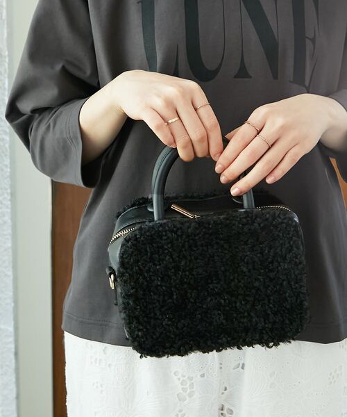 le.coeur blanc（ルクールブラン）の「ボアコンビ2WAYミニボストン（ボストンバッグ・レディース・オリーブ/ブラック・FREE）」の7枚目の写真