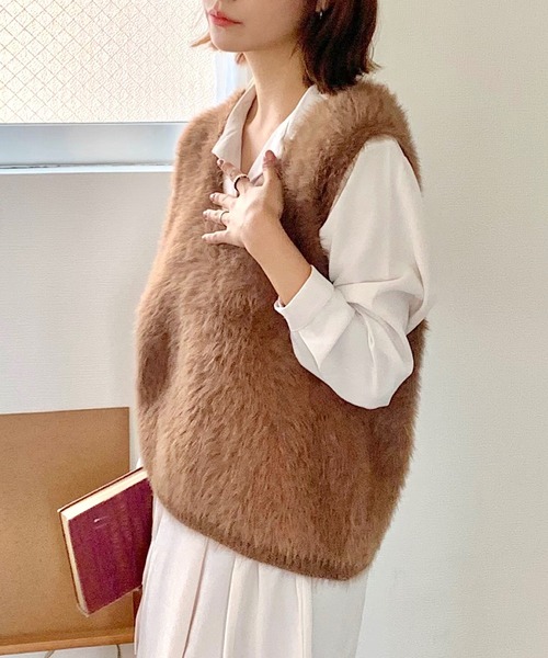 Teem Store(チームストア)の「Vネックシャギーファーベスト(ベスト・レディース・ダークブラウン/ブラック/グレー/ブラウン・F)」の14枚目の写真
