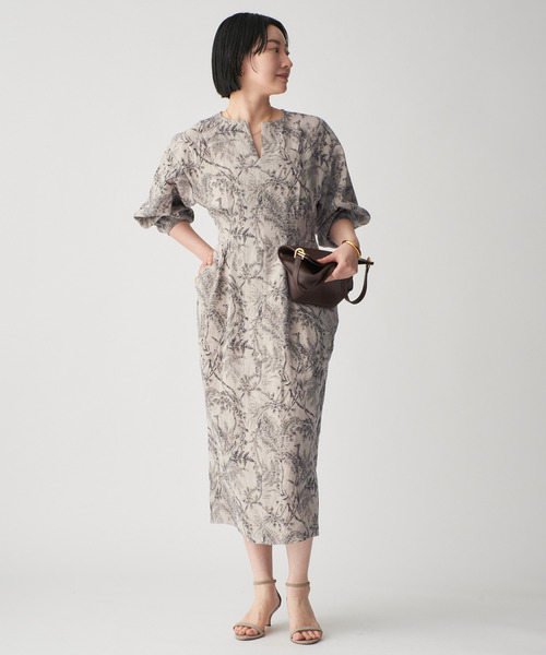 VERMEIL par iena（ヴェルメイユパーイエナ）の「リネンプリントウエストシェイプワンピース（ワンピース・レディース・アイボリー/カーキ・36/38/40）」の3枚目の写真