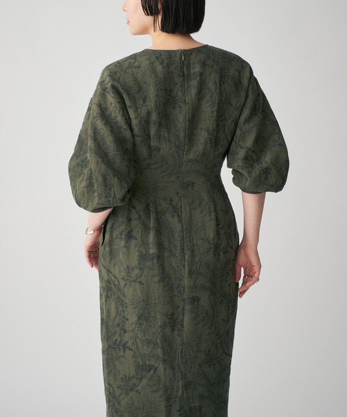 VERMEIL par iena（ヴェルメイユパーイエナ）の「リネンプリントウエストシェイプワンピース（ワンピース・レディース・アイボリー/カーキ・36/38/40）」の11枚目の写真