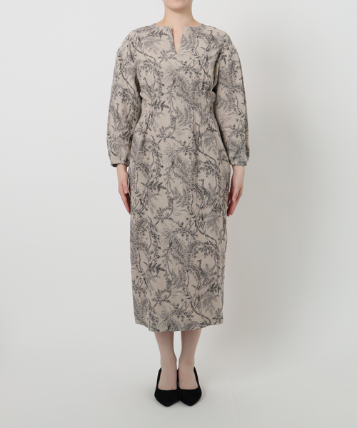 VERMEIL par iena（ヴェルメイユパーイエナ）の「リネンプリントウエストシェイプワンピース（ワンピース・レディース・アイボリー/カーキ・36/38/40）」の15枚目の写真