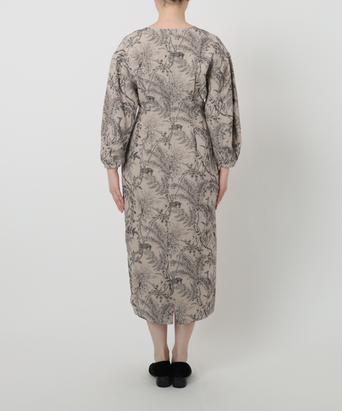 VERMEIL par iena（ヴェルメイユパーイエナ）の「リネンプリントウエストシェイプワンピース（ワンピース・レディース・アイボリー/カーキ・36/38/40）」の17枚目の写真