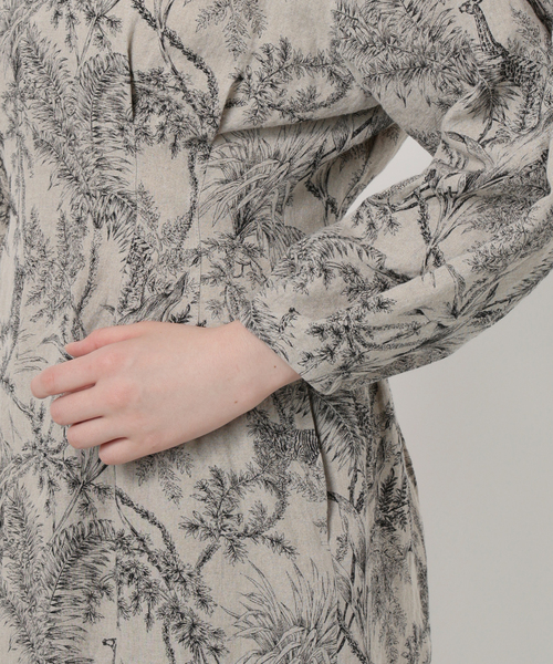 VERMEIL par iena（ヴェルメイユパーイエナ）の「リネンプリントウエストシェイプワンピース（ワンピース・レディース・アイボリー/カーキ・36/38/40）」の20枚目の写真