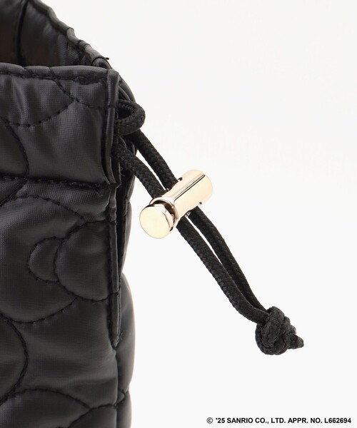 ANY（エニィ）の「【ハローキティ×ANY】キルトトートバッグ（トートバッグ・レディース・ブラック系/ゴールド系・F）」の3枚目の写真