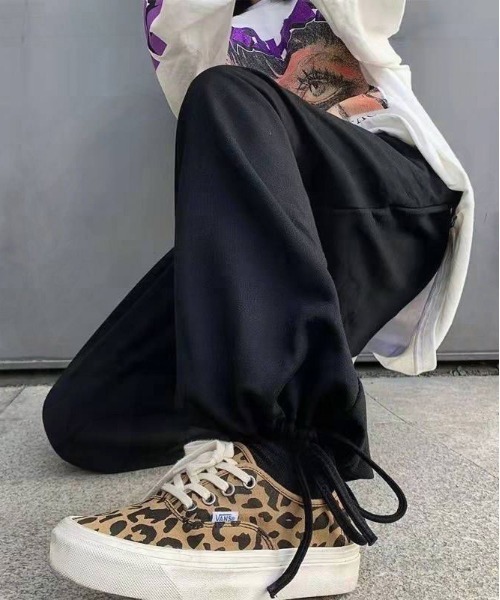 SHEPP(シープ)の「ドローコード ルーズシルエットスウェットパンツ(スウェットパンツ・メンズ・グレー/ブラック・L/M)」の4枚目の写真