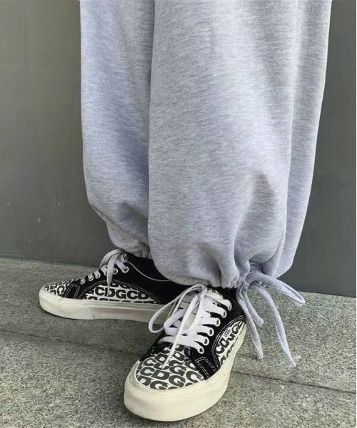 SHEPP(シープ)の「ドローコード ルーズシルエットスウェットパンツ(スウェットパンツ・メンズ・グレー/ブラック・L/M)」の11枚目の写真