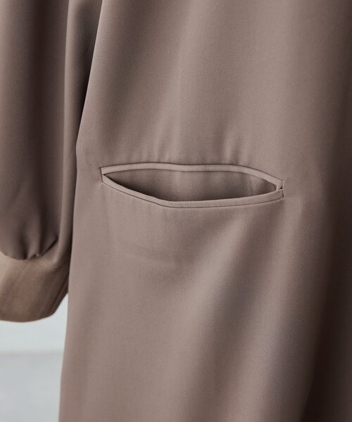 ear PAPILLONNER（イアパピヨネ）の「Vネックワンピース【SUM1 STYLE(スミスタイル)】（ワンピース・レディース・ブラック/モカ/ライトグレー/ネイビー・FREE）」の14枚目の写真