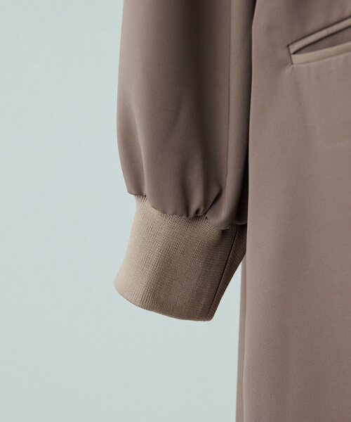 ear PAPILLONNER（イアパピヨネ）の「Vネックワンピース【SUM1 STYLE(スミスタイル)】（ワンピース・レディース・ブラック/モカ/ライトグレー/ネイビー・FREE）」の15枚目の写真