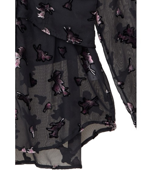 CLANE(クラネ)の「FLOWER OPAL BISTIER SHIRTS(シャツ/ブラウス・レディース・ブラック/アイボリー・1/2)」の3枚目の写真