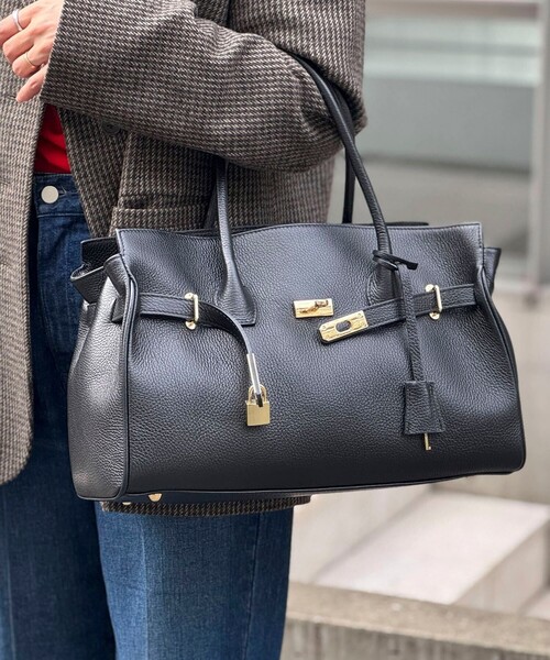 NOLLEY’S（ノーリーズ）の「ひねりベルトレザートートバッグ（トートバッグ・レディース・ブラック/ベージュ・FREE）」の6枚目の写真