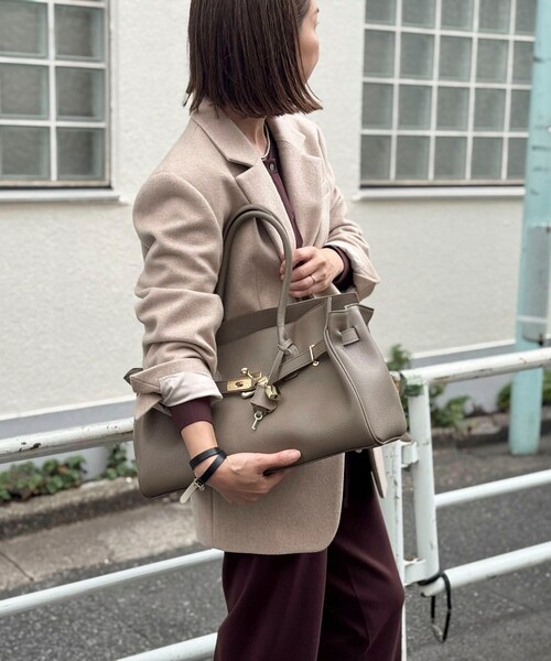 NOLLEY’S（ノーリーズ）の「ひねりベルトレザートートバッグ（トートバッグ・レディース・ブラック/ベージュ・FREE）」の10枚目の写真