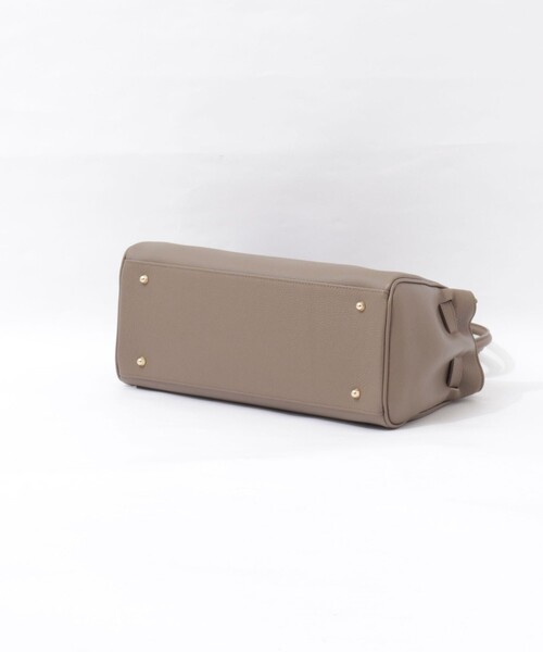 NOLLEY’S（ノーリーズ）の「ひねりベルトレザートートバッグ（トートバッグ・レディース・ブラック/ベージュ・FREE）」の5枚目の写真