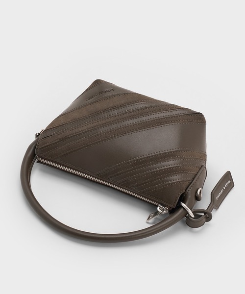 CHARLES & KEITH（チャールズ & キース）の「Zeya ゼヤ スエードストップハンドルバッグ（ハンドバッグ・レディース・ブラウン系その他4・S）」の6枚目の写真