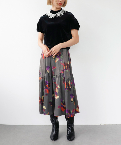 Three Four Time（ｽﾘｰﾌｫｰﾀｲﾑ）の「ビンテージフラワーティアードスカート（スカート・レディース・ブラック/グレー・FREE）」の7枚目の写真